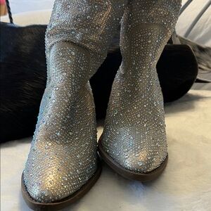 Silver Rhinestone Embellished Heeled FASHION COWBOY Boots.Extra Bling!